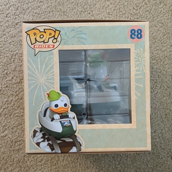 Disney Donald Matterhorn Bobsleds Funko Pop - Picture 6 of 9